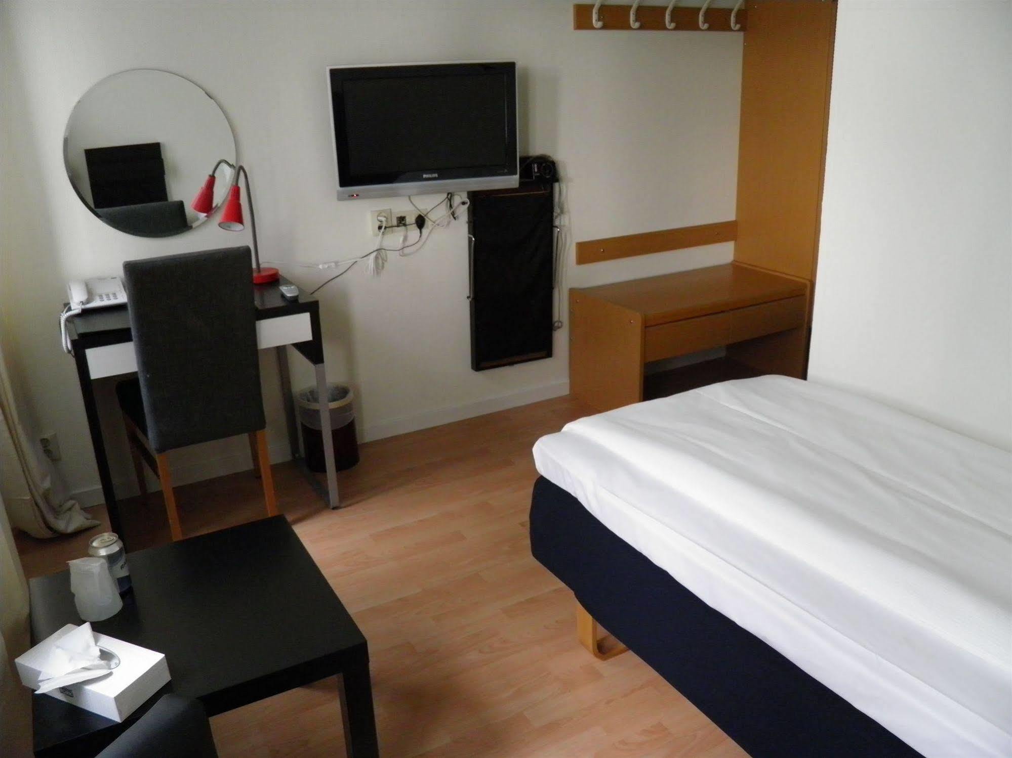 Euroway Hotel Гётеборг Экстерьер фото